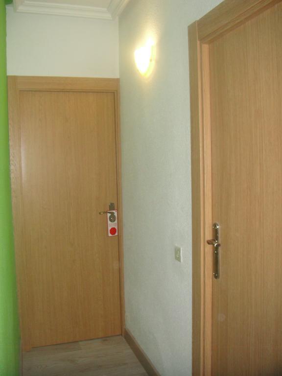 Arjori Rooms Hostal Salamanca Exterior photo
